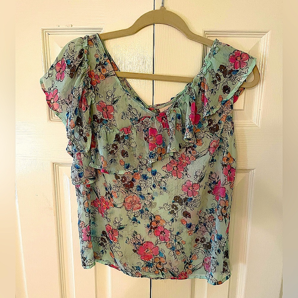 Cute floral top